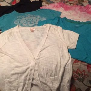 💜Cute 5 Piece Lot Of Shirts(4) & Sweater(1)🦄